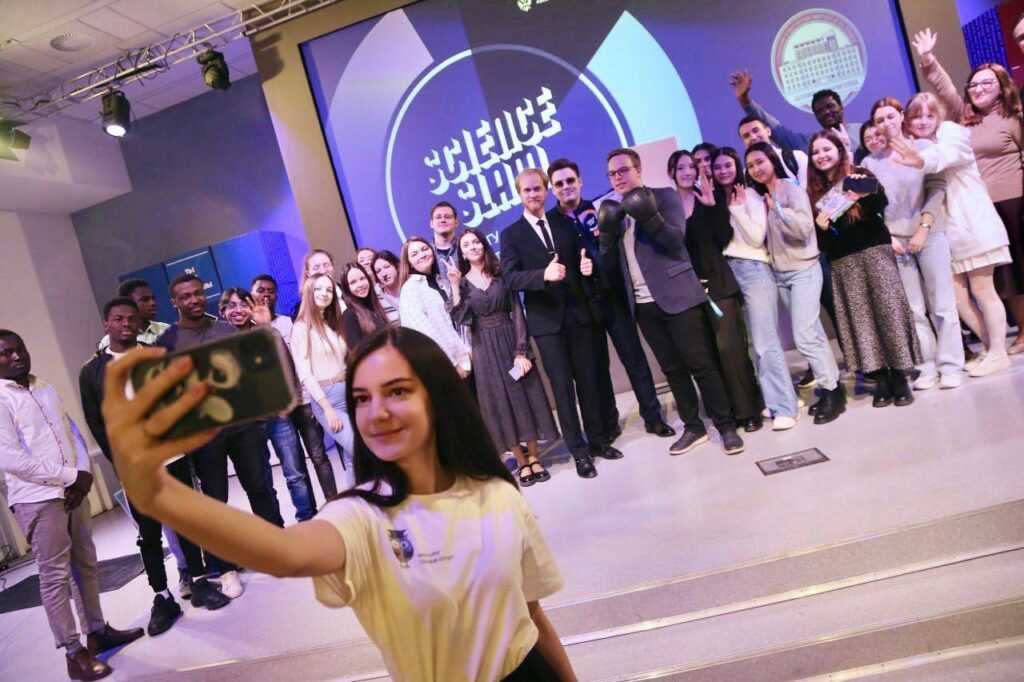 В Астраханском университете прошел первый Science Slam