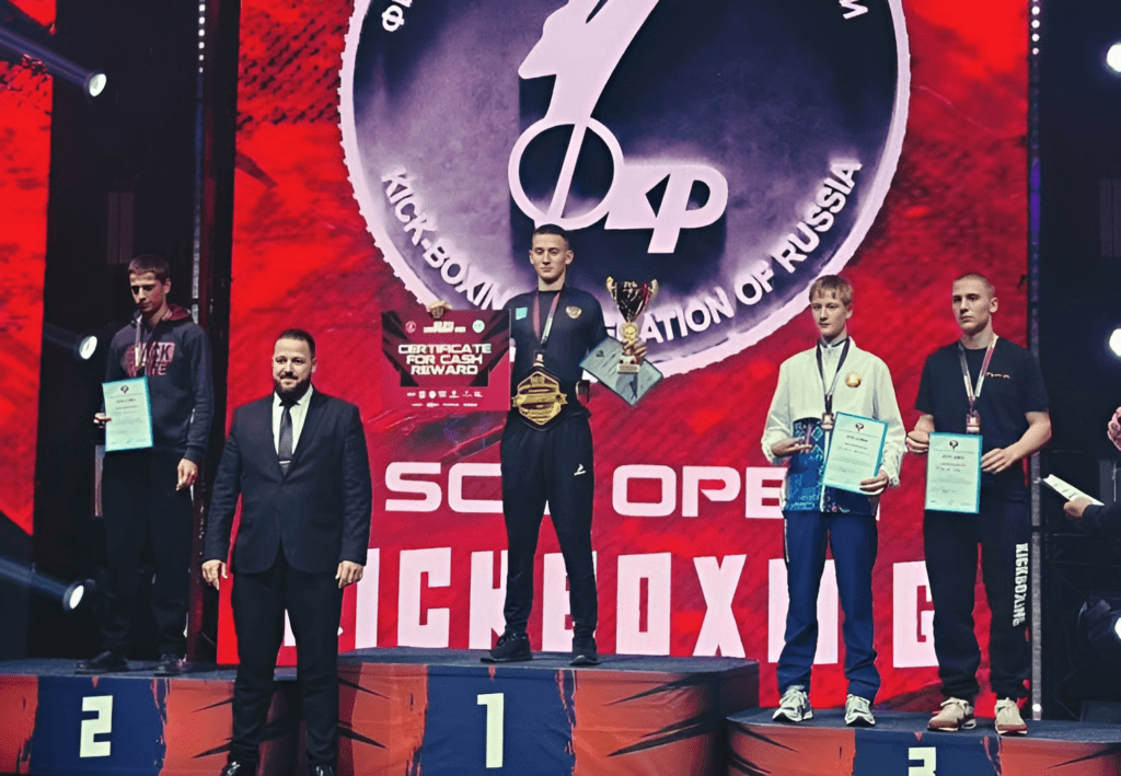 Астраханские спортсмены заняли призовые места на соревновании по кикбоксингу