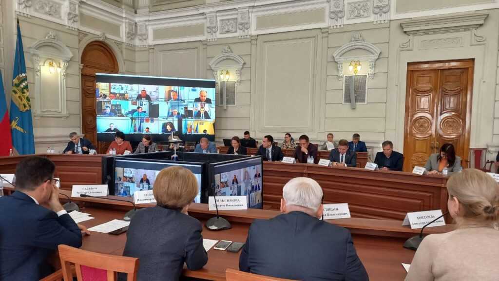 В астраханский бюджет в этом году поступило на 3 миллиарда больше