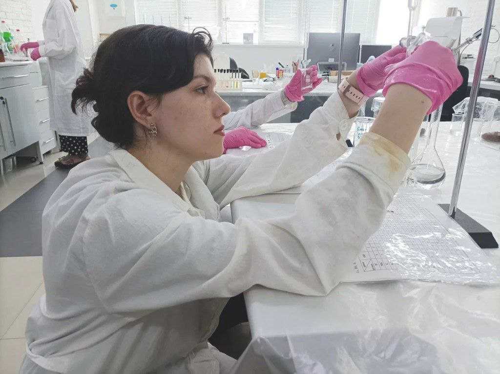 Юные астраханцы изучают почву вымирающих бугров Бэра — фото 2