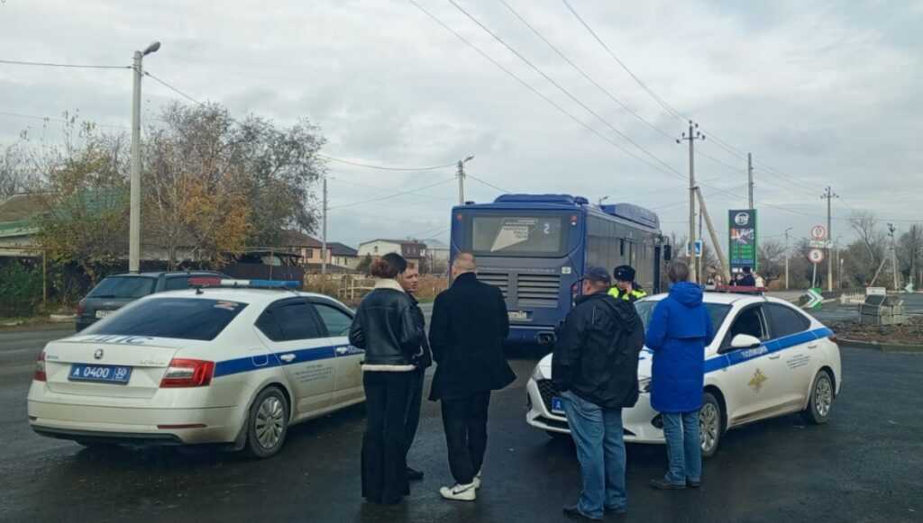 В Астрахани провели рейд по водителям не уступающим дорогу спецтранспорту