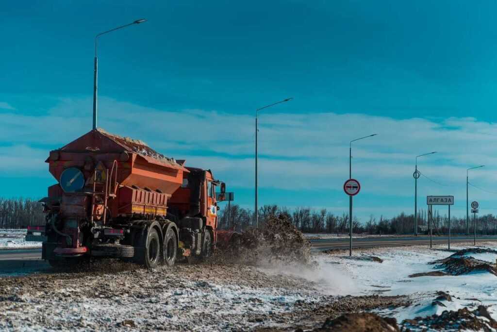 На зимнее обслуживание астраханских дорог выделили больше 120 млн рублей