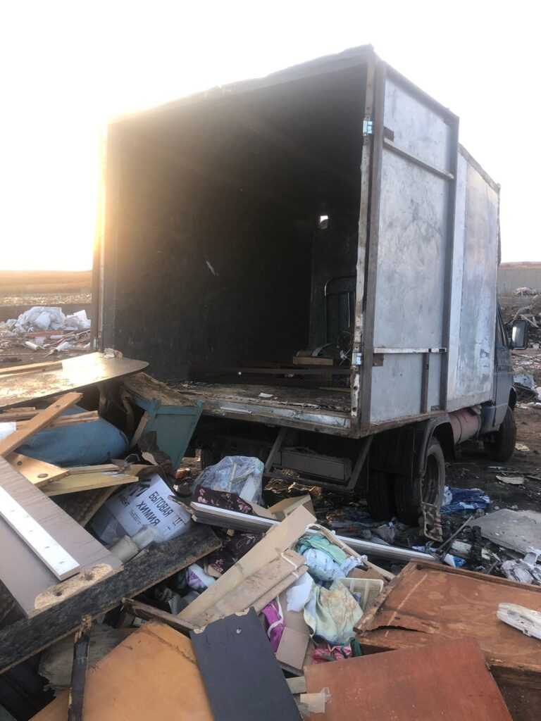 Поймали виновных в появлении несанкционированной свалки под Астраханью — фото 2