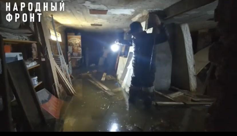Дома на улице Боевой в Астрахани продолжают тонуть в канализационных водах