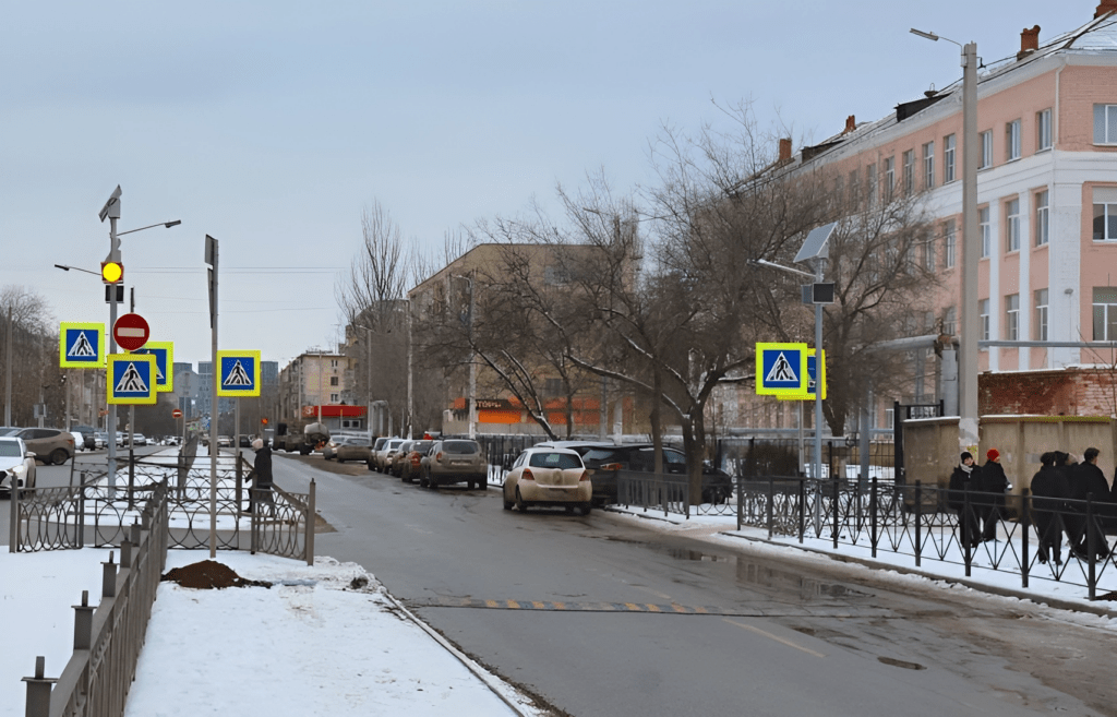 У семи астраханских школ и детсадов появятся новые светофоры