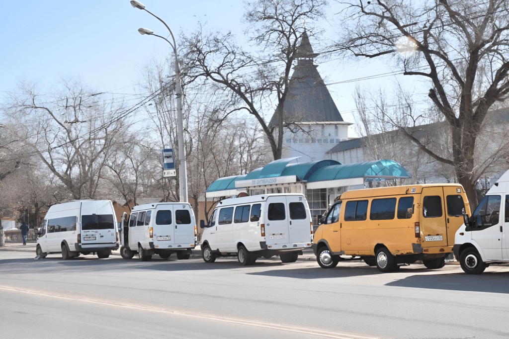 В Астрахани начнут пристальней следить за недобросовестными перевозчиками