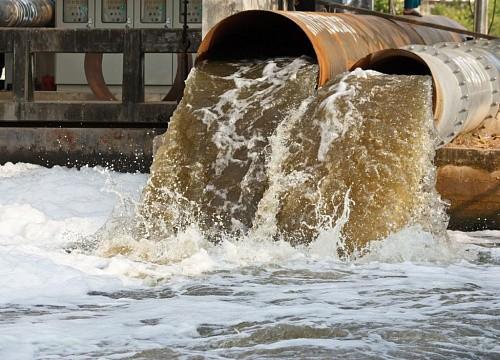 За загрязнение реки с "Астрводоканала" взыщут 3,5 млн рублей