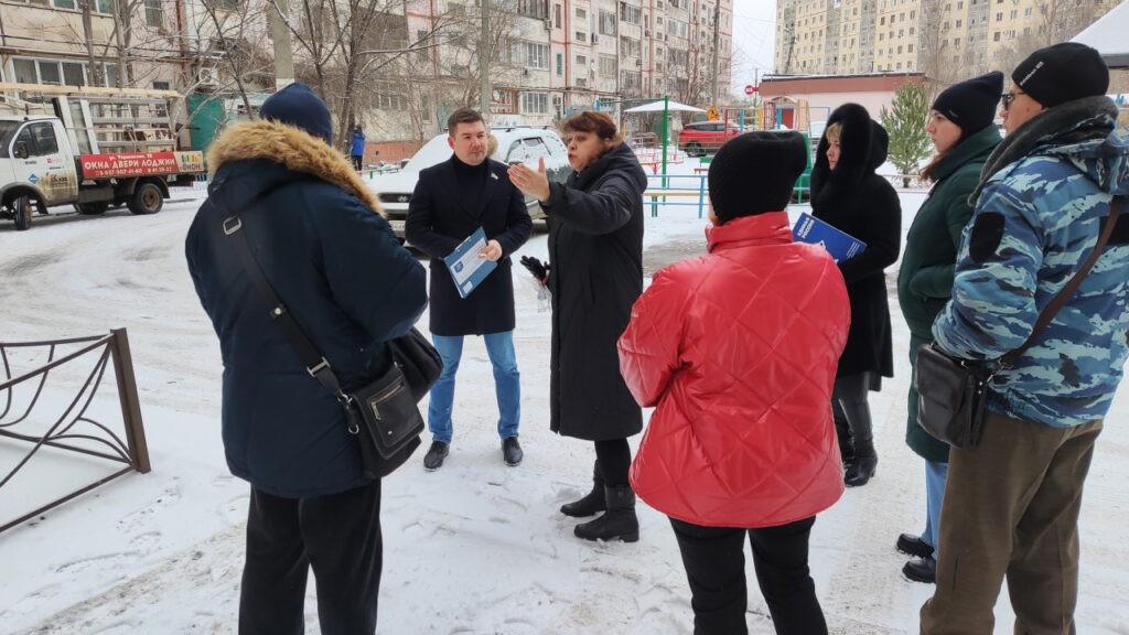 Александр Тихонов провел встречу с жителями Кировского района