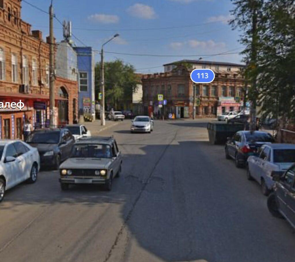 В Астрахани до конца года парковку запретили на еще одной центральной улице
