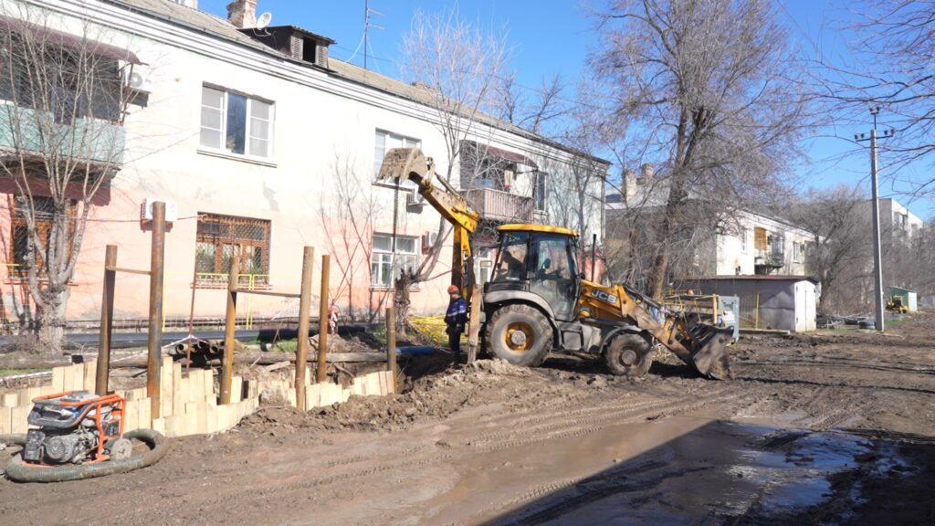 До конца мая в Астрахани должны завершить ремонт 31 объекта коммунальных сетей — фото 1