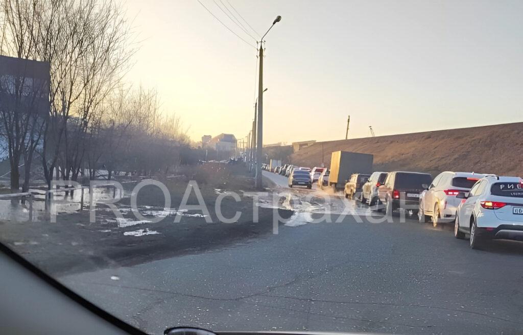 Астраханцы обнаружили у только отремонтированного Старого моста новую проблему