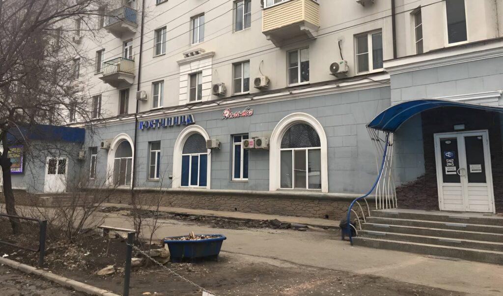 В астраханской гостинице возле рухнувшей пятиэтажки обвалилась одна из перегородок