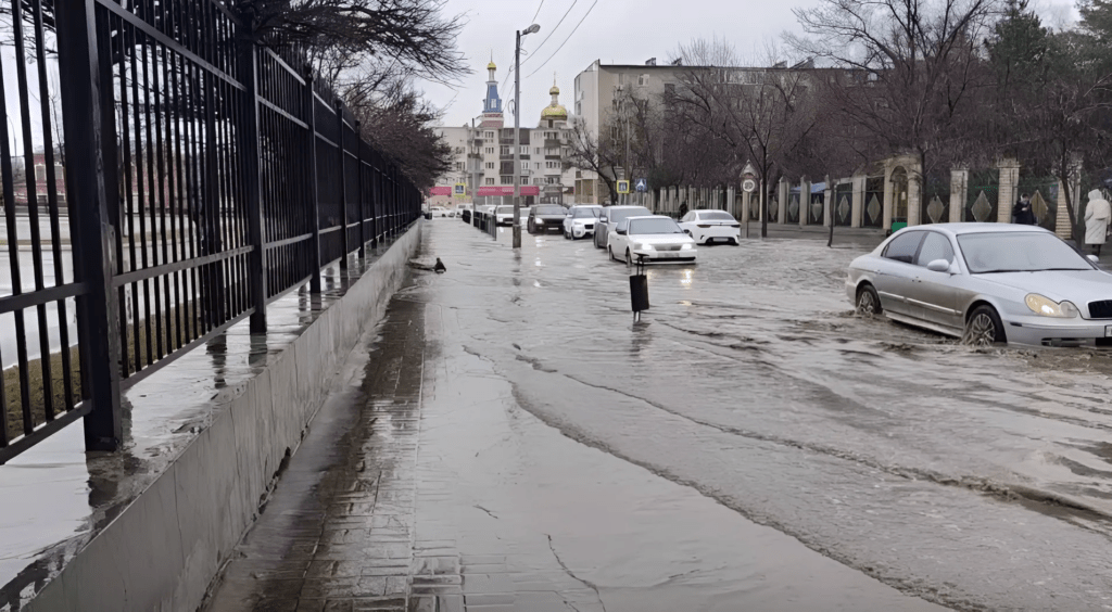 Из-за дождя Астрахань вновь превратилась во вторую Венецию