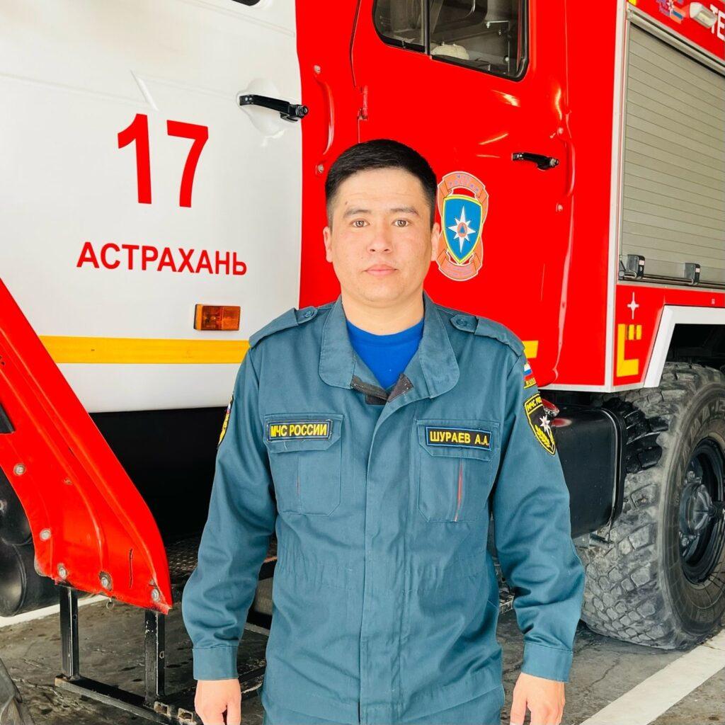 Рожденный быть спасателем: в региональном МЧС рассказали историю астраханского героя