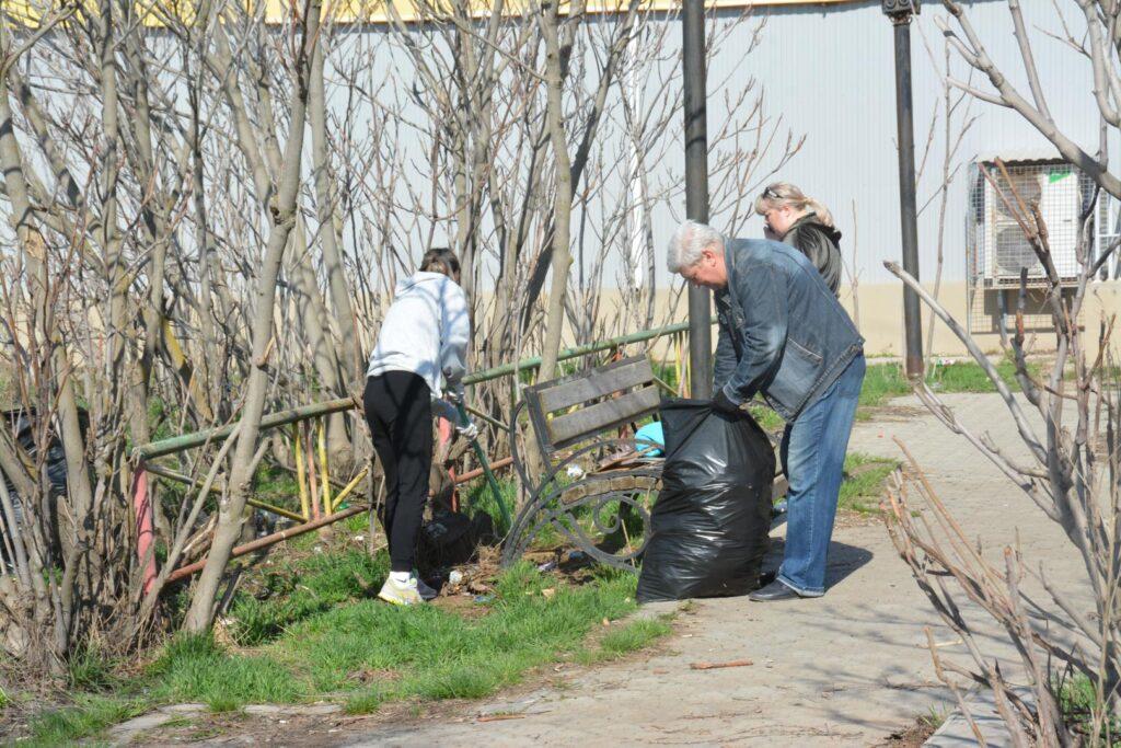 Астраханцы продолжают очищать родной край от мусора — фото 4