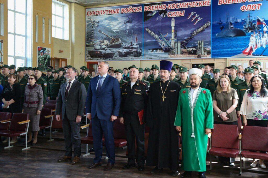 Первых астраханских новобранцев уже отправили на службу — фото 5