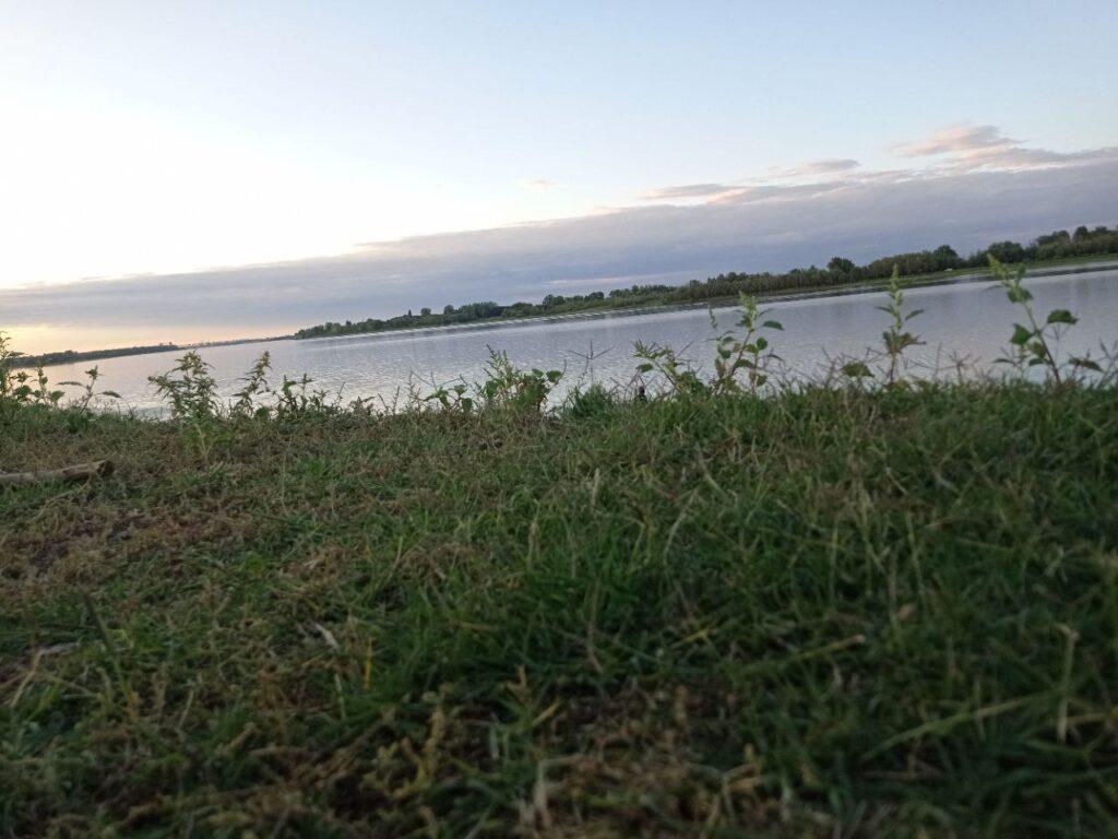 река, Бузан, рыбалка (наше фото)
