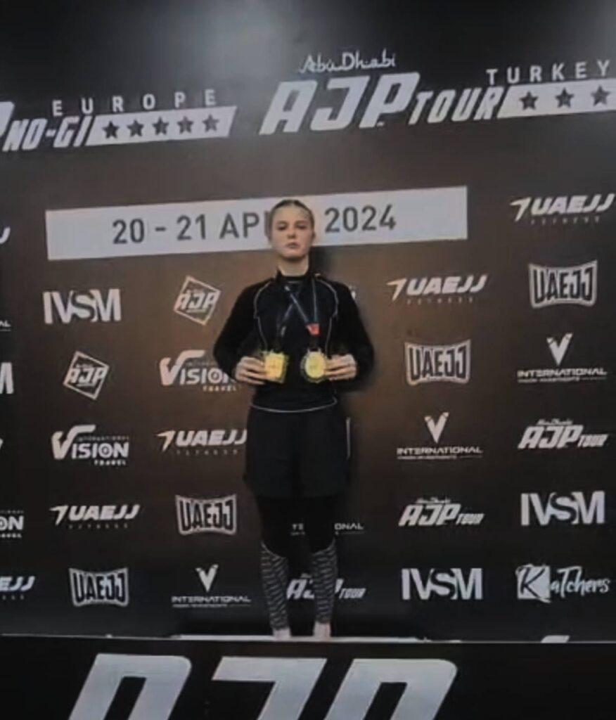 Юная астраханка вырвала победу на чемпионате Европы по джиу-джитсу