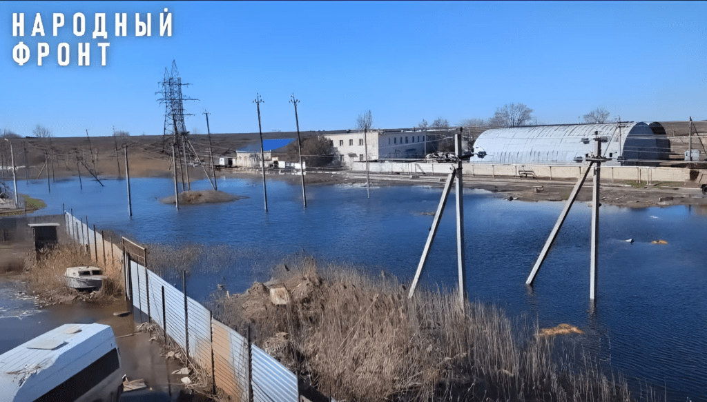 Питьевая вода затопила 100 гектаров астраханского жилого массива