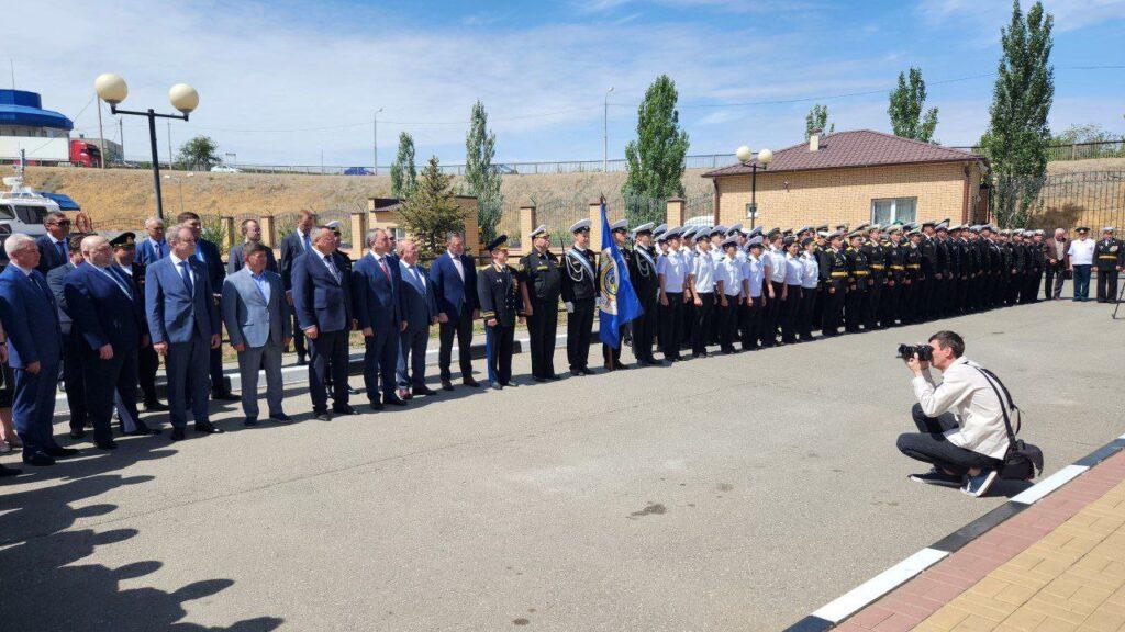 В Астрахани появился памятник сторожевому пограничному катеру — фото 4