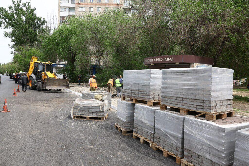 Более 500 новых остановочных павильонов появятся в Астрахани в 2024 году
