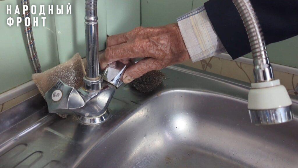 Астраханская прокуратура обратила внимание на отсутствие водоснабжения у ветерана ВОВ