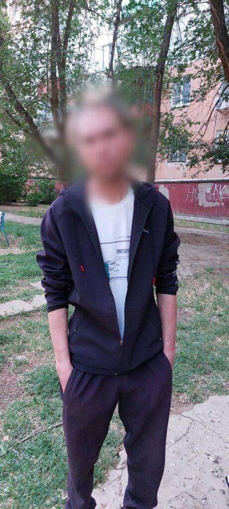 Астраханец устроил стрельбу на детской площадке
