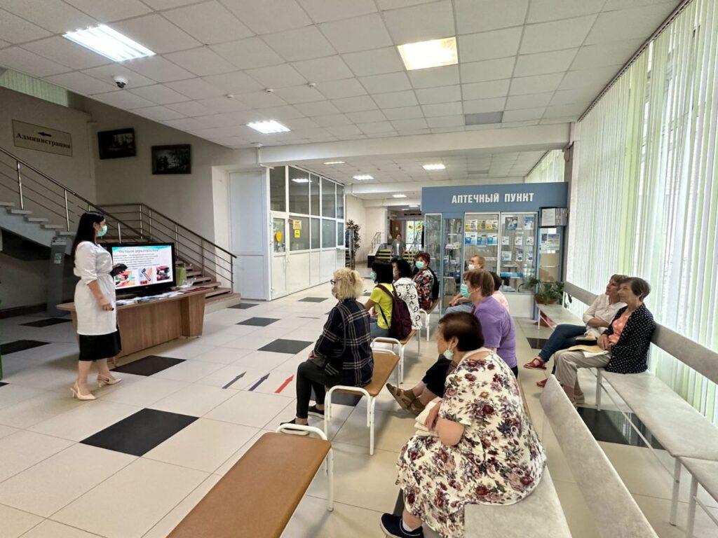 Астраханские онкологи помогают местным жителям предупредить серьезное заболевание — фото 3