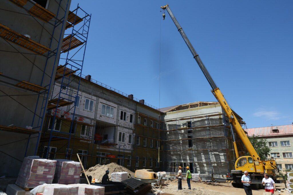 В Астрахани вскоре завершат строительство нескольких важных социальных объектов