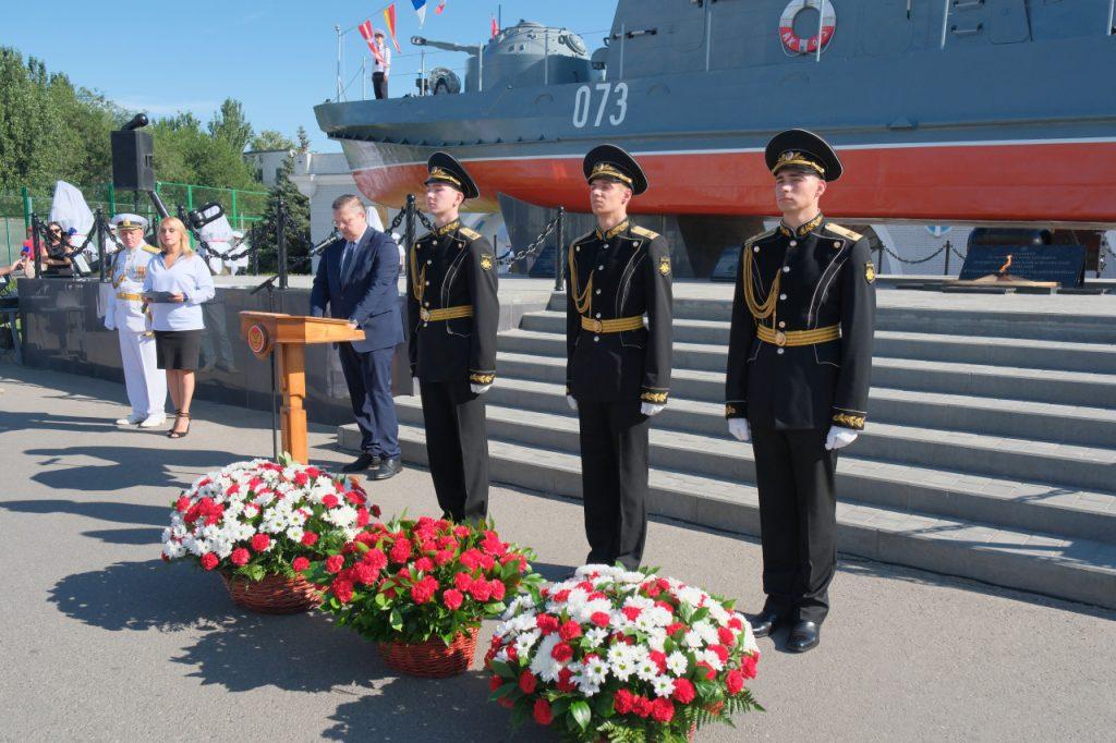 В День ВМФ в Астрахани открыли «Аллею Российской славы»