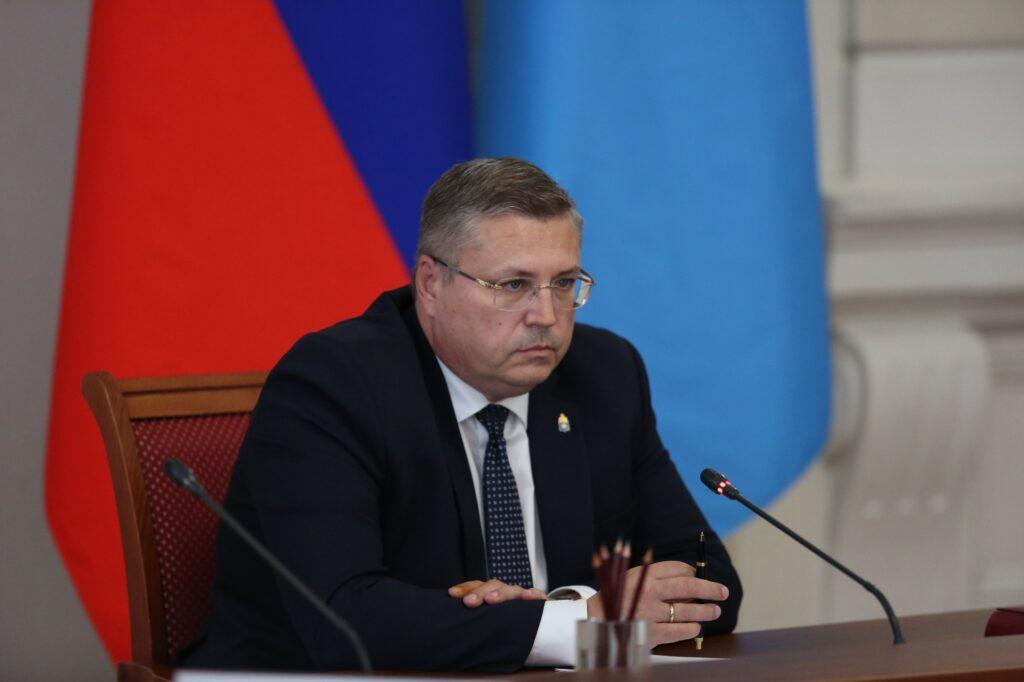 Школьникам запретили пользоваться телефонами на уроках — фото 3