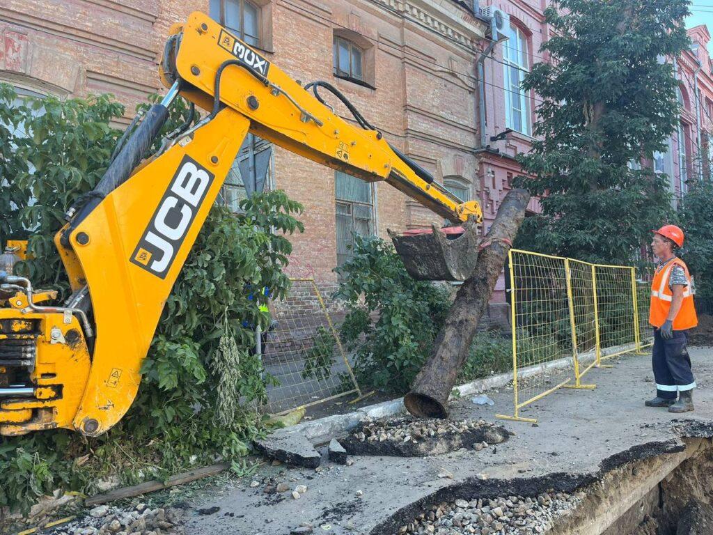 Сегодня центр Астрахани остался без воды — фото 2