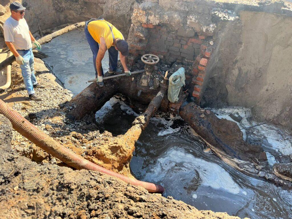Сегодня центр Астрахани остался без воды — фото 3