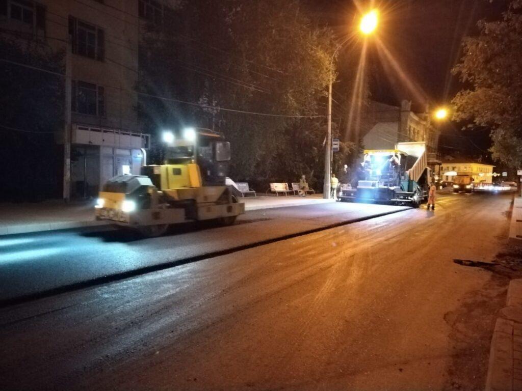 Одну из улиц Астрахани продолжают поэтапно обновлять