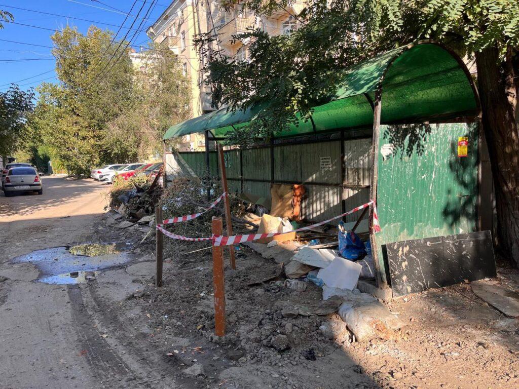 Астраханцы регулярно жалуются на состояние домов на площади Ленина — фото 6