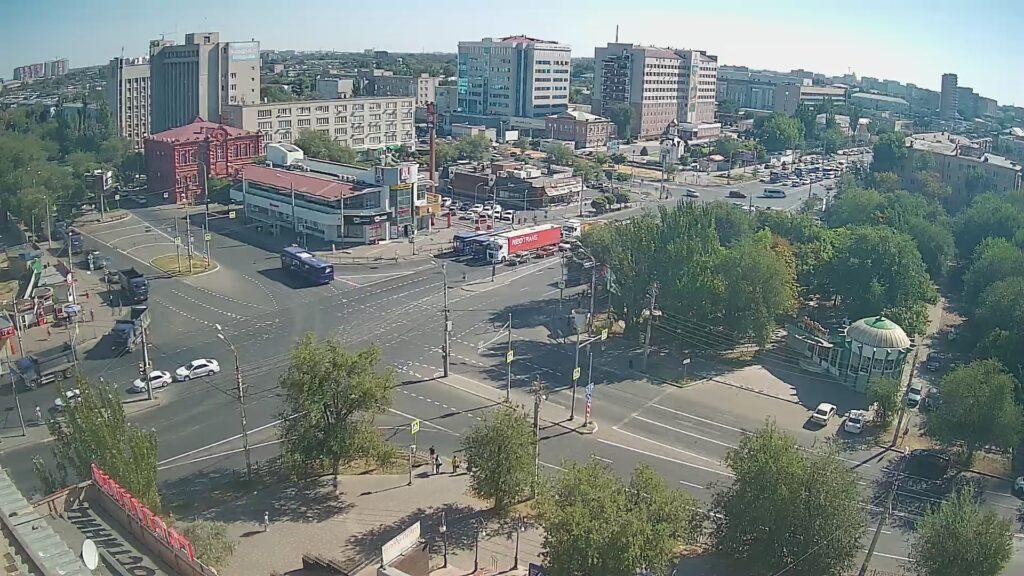 Дорожная разметка по-прежнему доставляет неудобства астраханским водителям