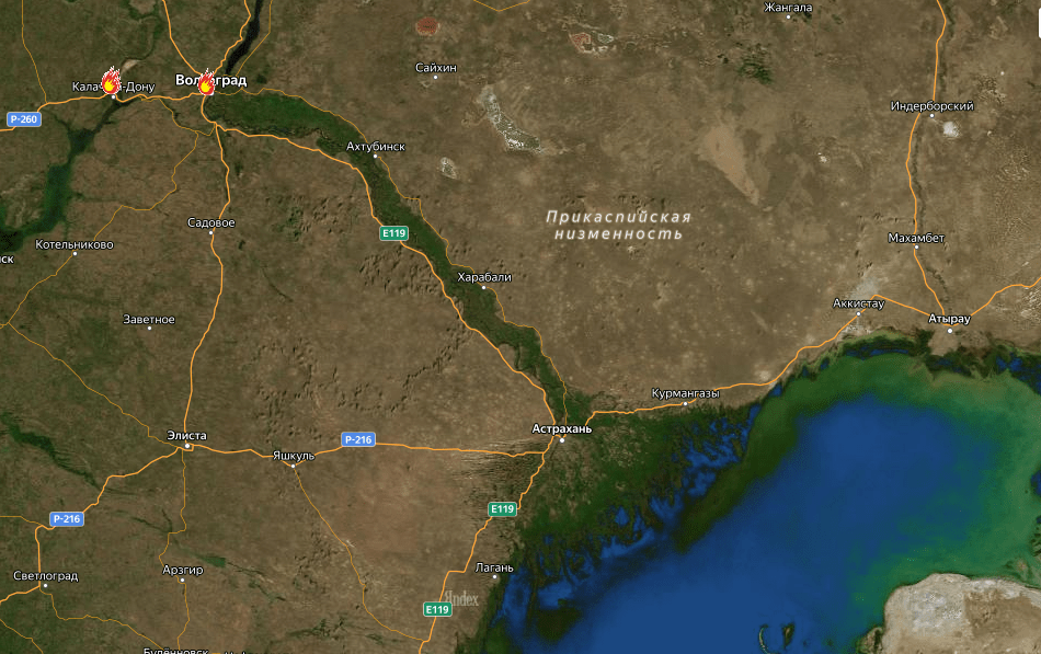 Астраханцы жалуются на запах гари в городе — фото 4