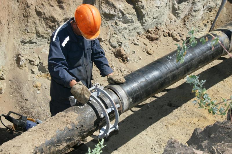 При проведении водопровода в Астраханской области оказалось украдено 3,6 млн рублей