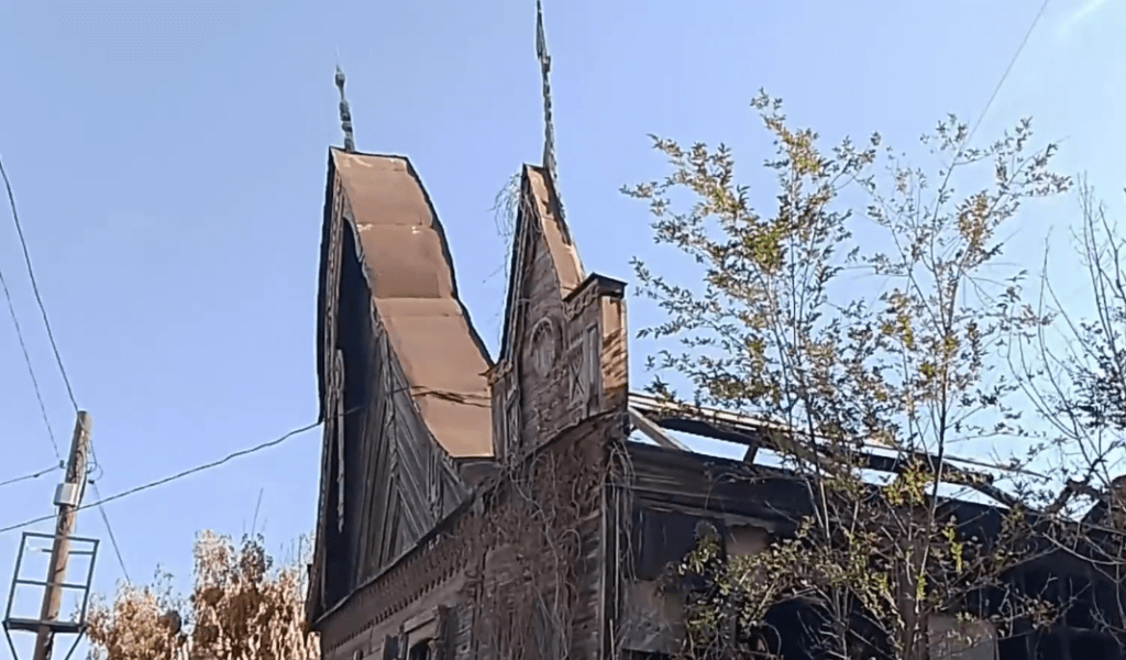 В Астрахани разрушается памятник архитектуры