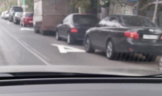На улицах Астрахани снова появляются выделенные полосы — фото 1