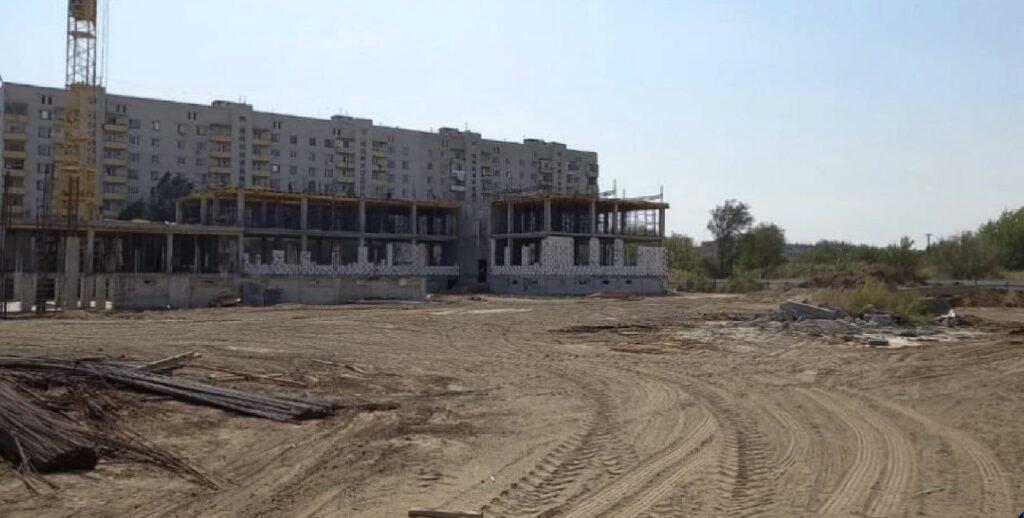 Школу в микрорайоне Бабаевского Астрахани достроят только в 2025 году