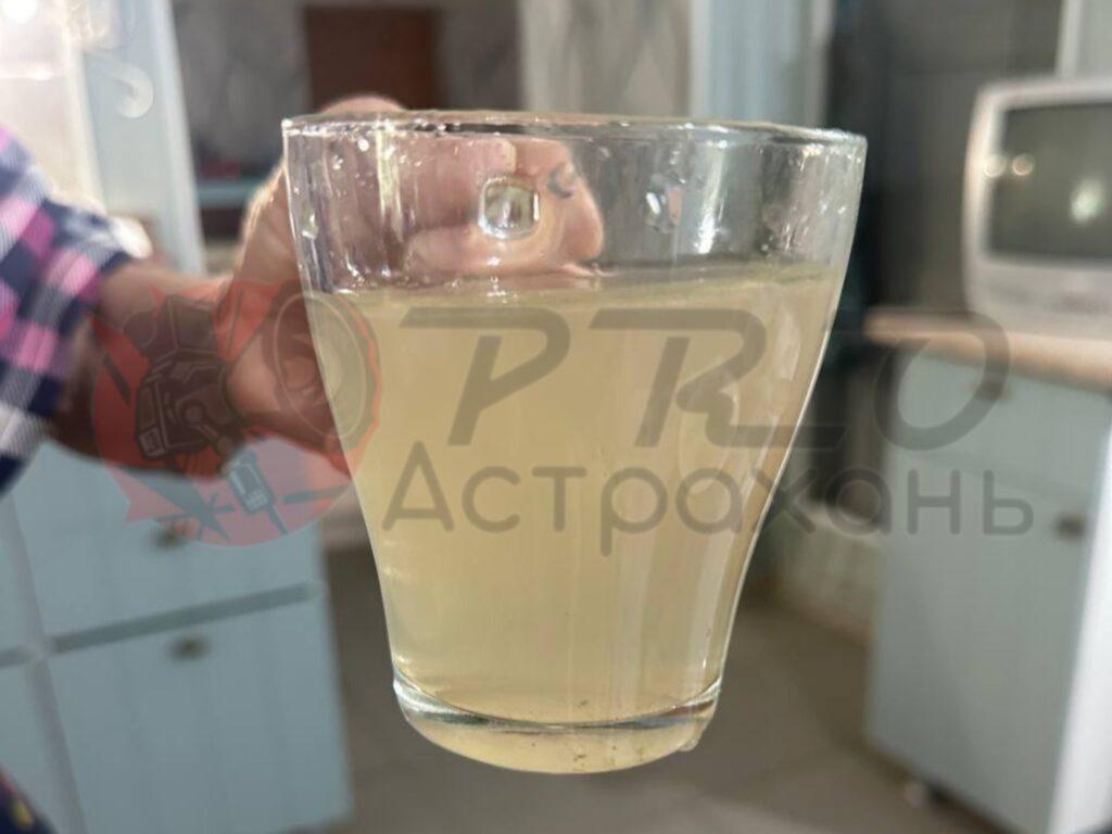 Астраханцы продолжают жаловаться на качество воды из крана