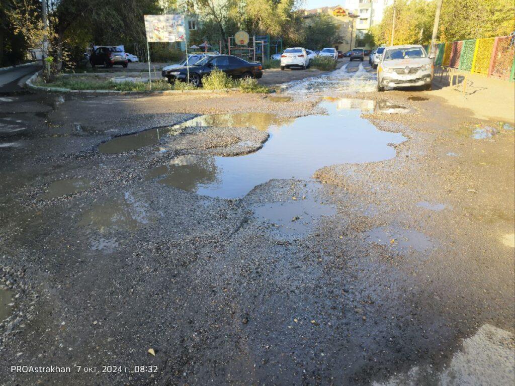 В Астрахани исчезла дорога к детским садам, поликлинике, школе и женской консультации — фото 5