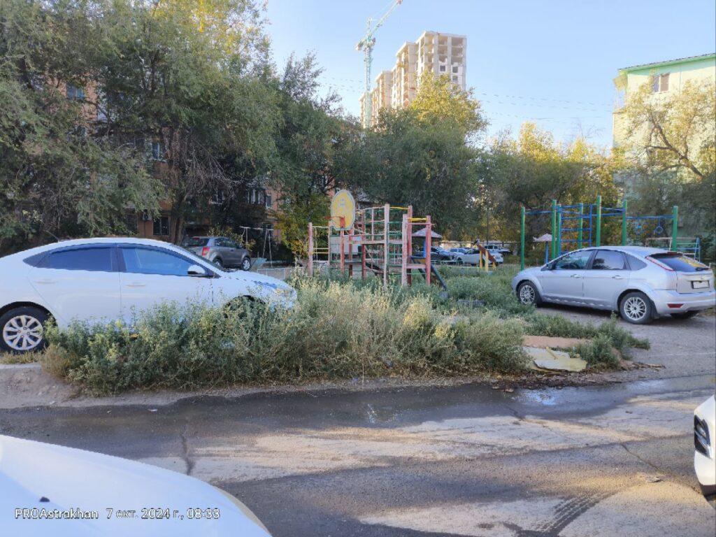 В Астрахани исчезла дорога к детским садам, поликлинике, школе и женской консультации — фото 4
