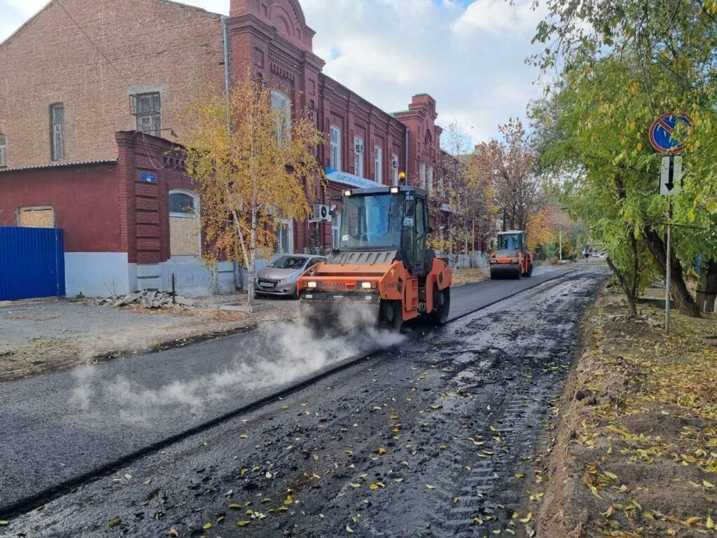 В Астрахани приступили к ремонту еще одной улицы