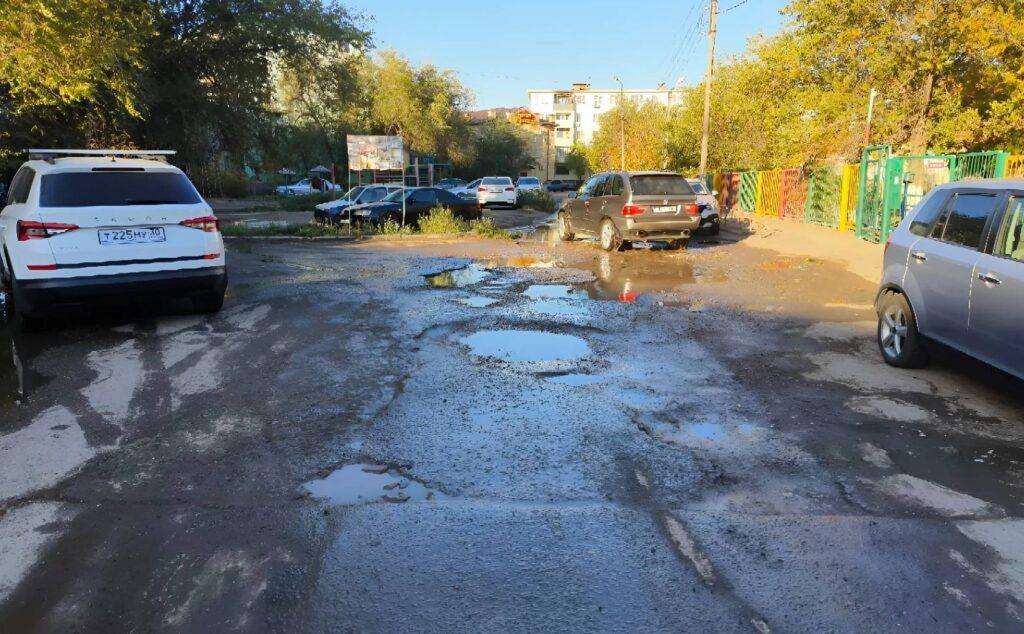 В Астрахани исчезла дорога к детским садам, поликлинике, школе и женской консультации