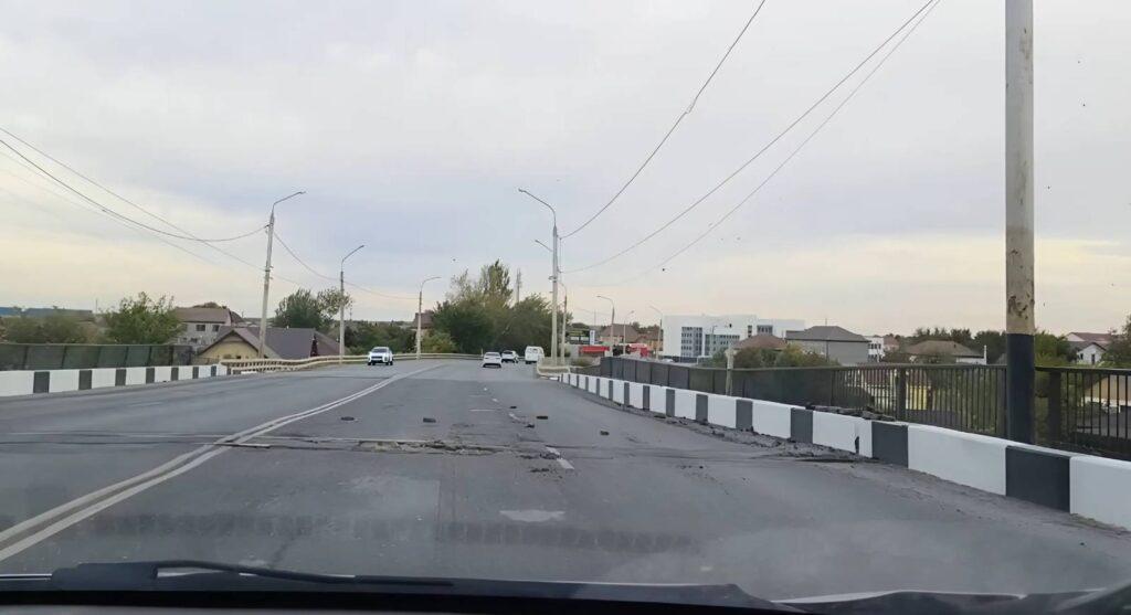 Стыки астраханского Аэропортовского моста рушатся буквально на глазах