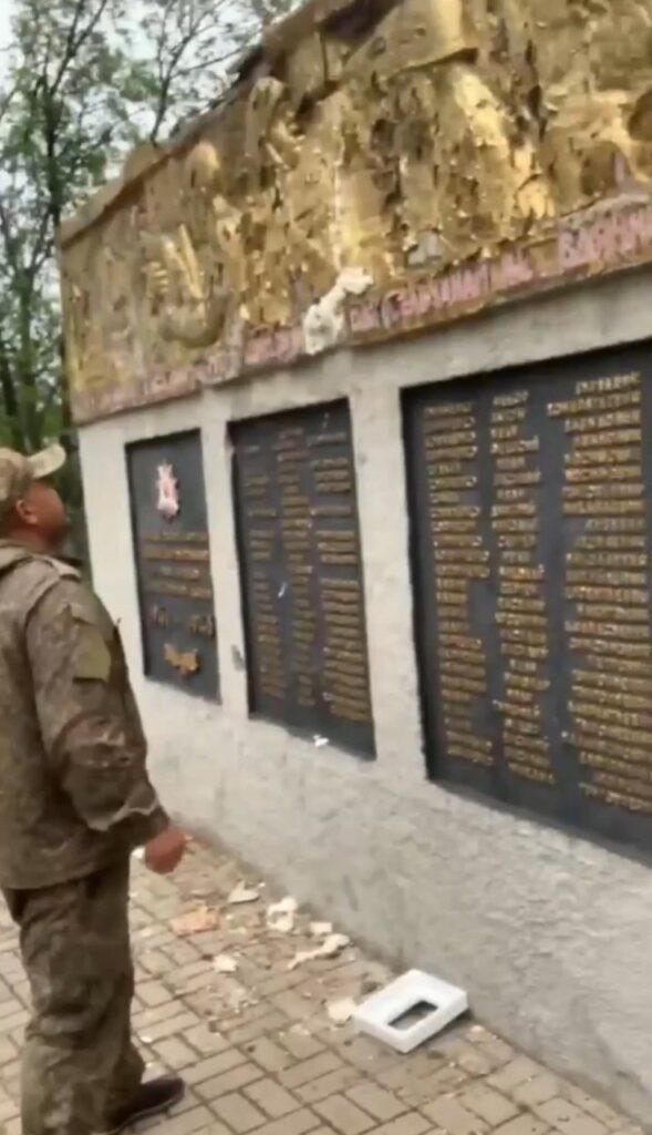 Астраханцы помогли восстановить памятник, посвященный участникам ВОВ в Запорожской области — фото 1