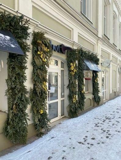 Мэр Астрахани организует конкурс на лучшее оформление зданий к Новому году