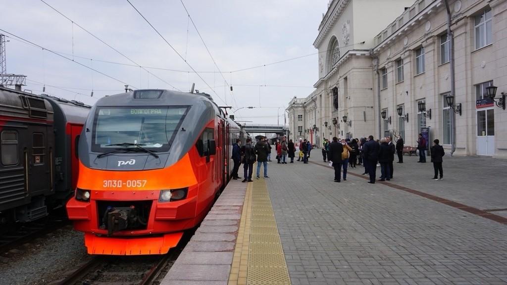 Астраханские железнодорожники, укравшие почти 20 тонн топлива, предстанут перед судом